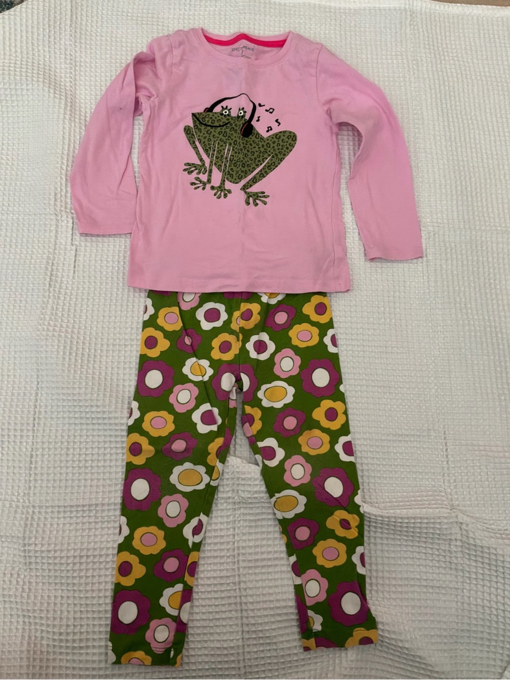 Epic Threads Pink Shirt with Green Frog and Floral Leggings